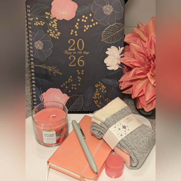 Other - 2026 Floral Planner Gift Set